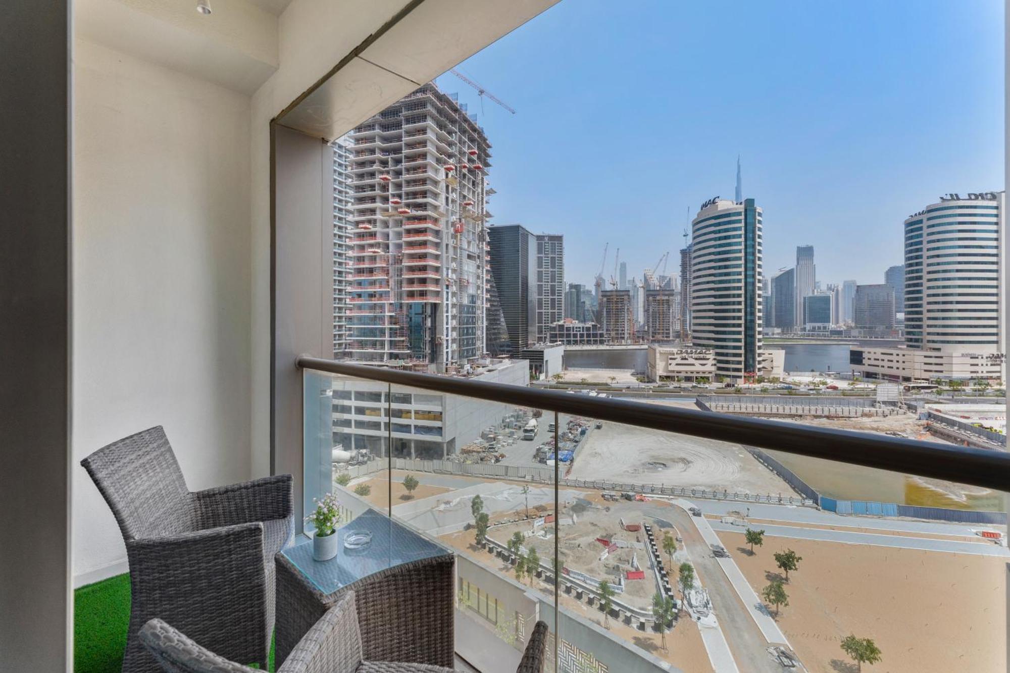 Waves - Executive Bay Studio, Canal View And Modern Amenities * Dubai