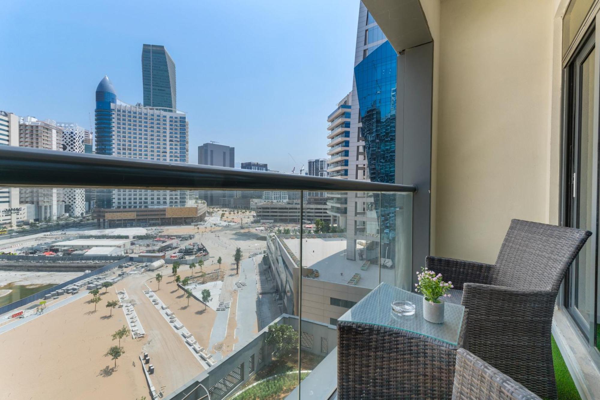 Apartment Waves - Executive Bay Studio, Canal View And Modern Amenities *
