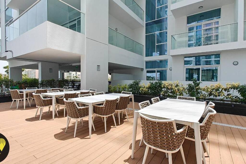 Apartment Vogue Elegance At Pearlz Near Metro *