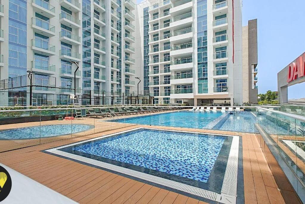 Vogue Elegance At Pearlz Near Metro Apartment Dubai