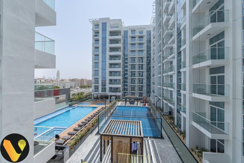Apartment Vogue Elegance At Pearlz Near Metro