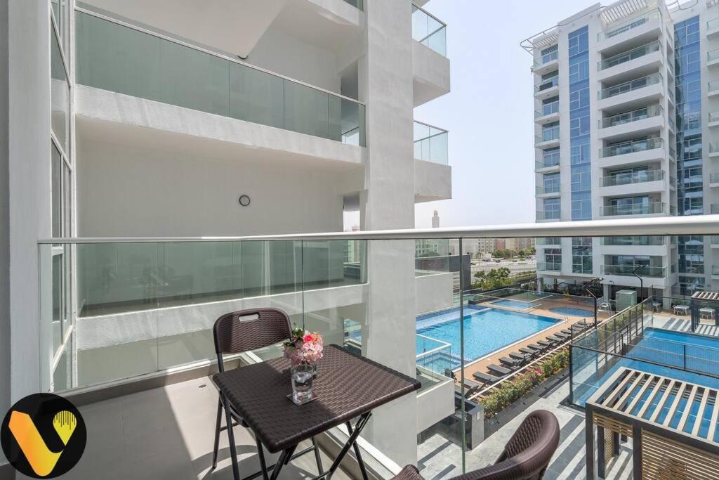 Vogue Elegance At Pearlz Near Metro Apartment Dubai