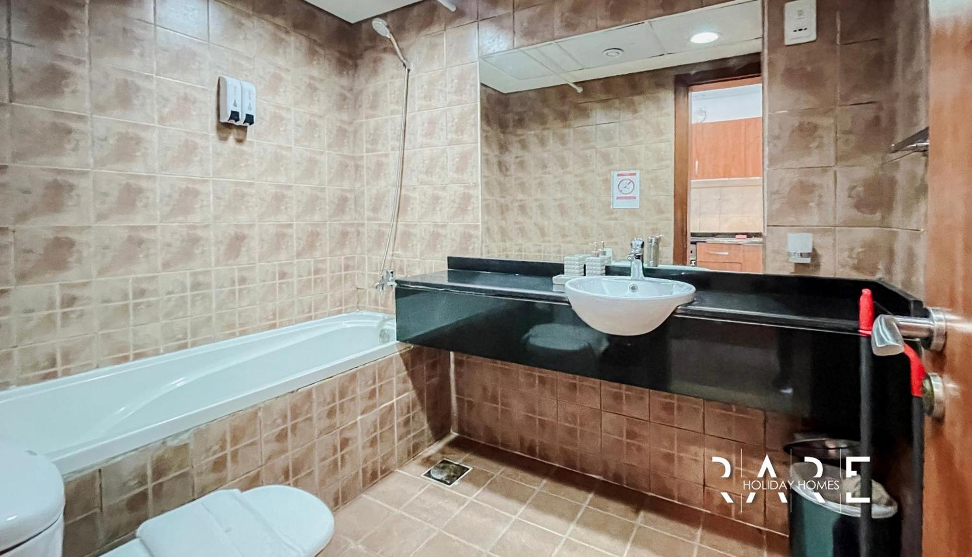 Rare Homes - View - Near Me'aisem Centre - The Crescent Tower A - Production - R910 * Dubai