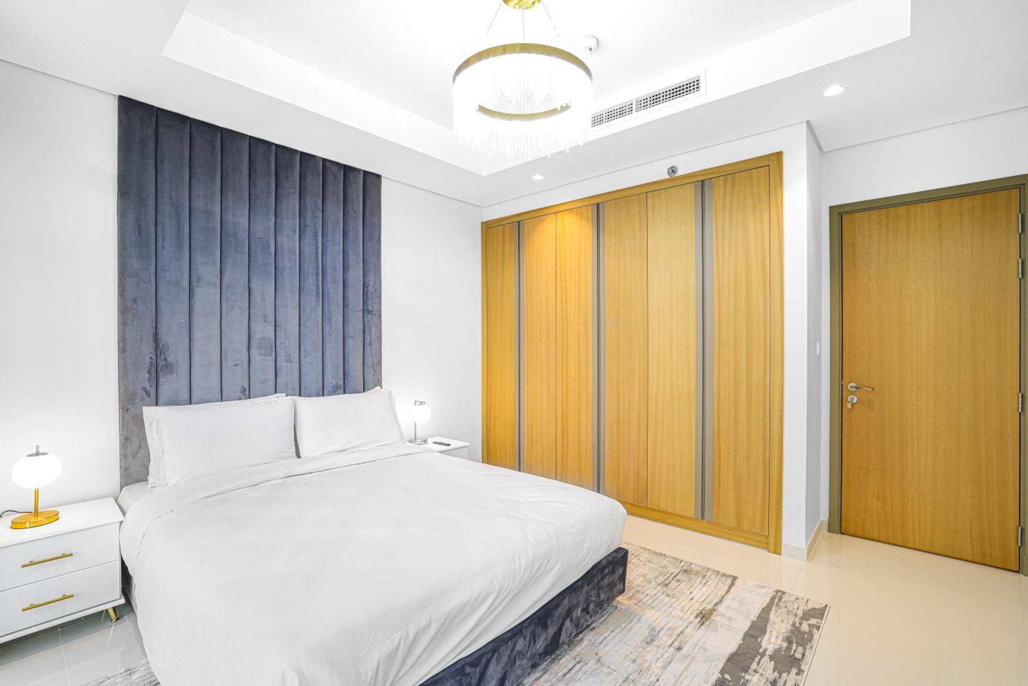 Paramount Midtown 2 Bedroom With Burj Khalifa View Apartment Dubai