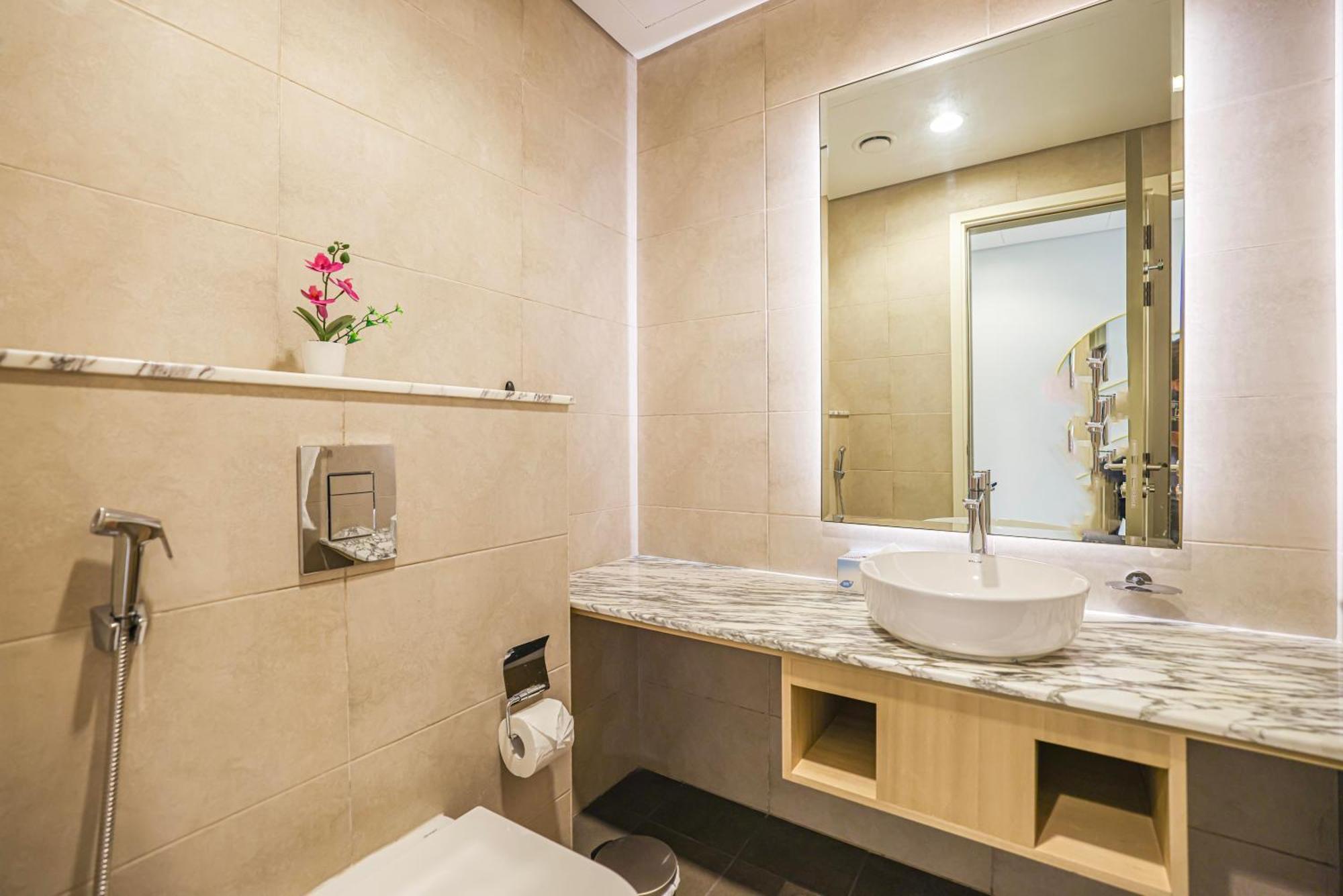 Paramount Midtown 2 Bedroom With Burj Khalifa View Apartment *
