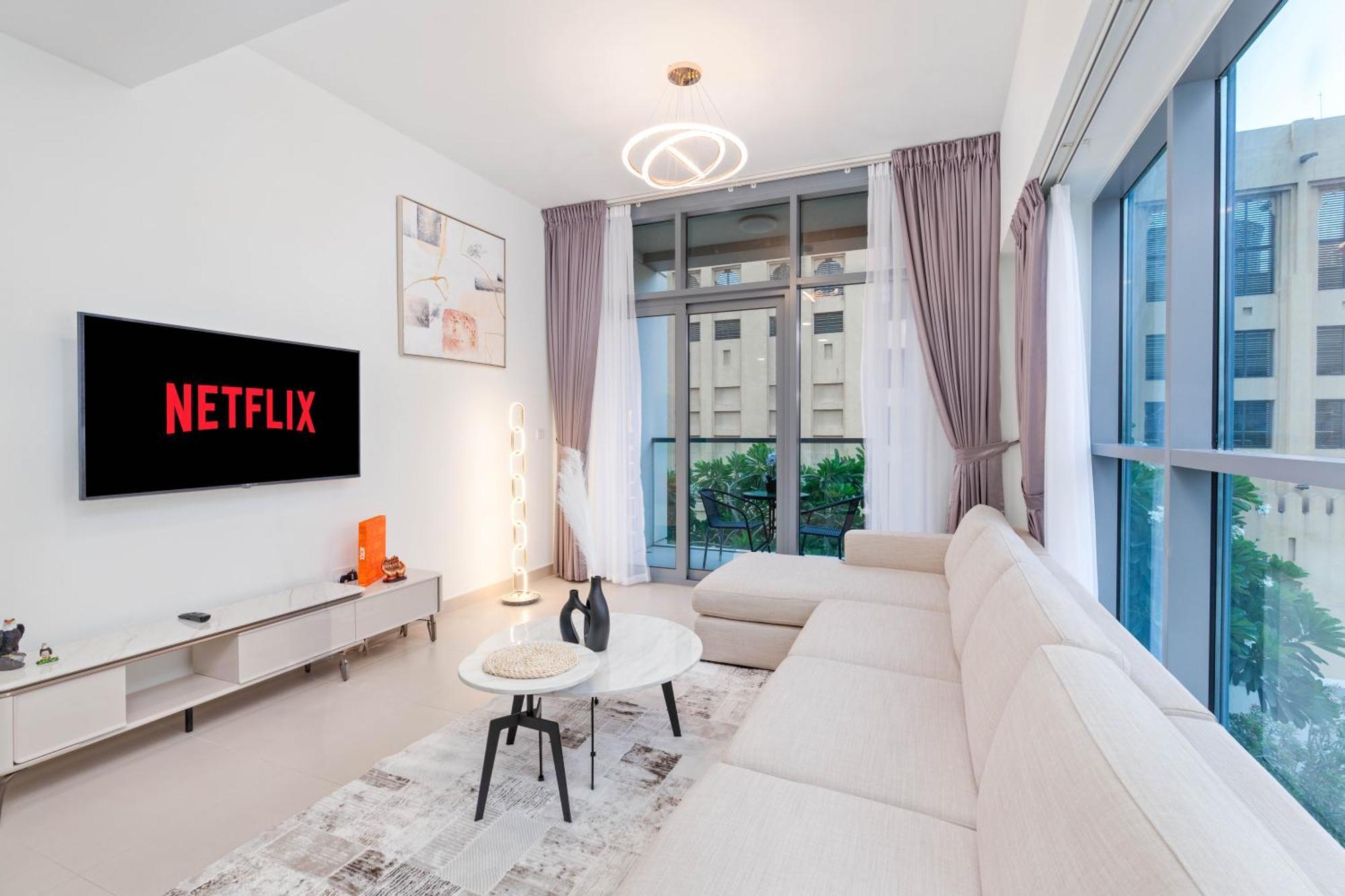 Apartment Modern 1-br Close To Mall And Burj Khalifa *