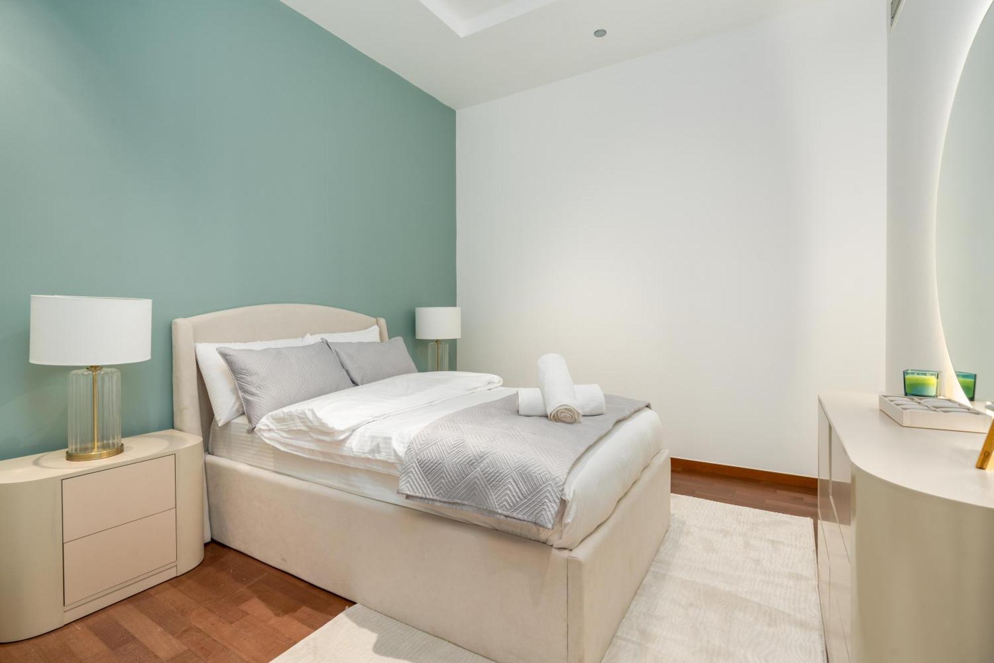 Tiara Residences - Luxurious Marina Living In Palm Jumeirah Apartment