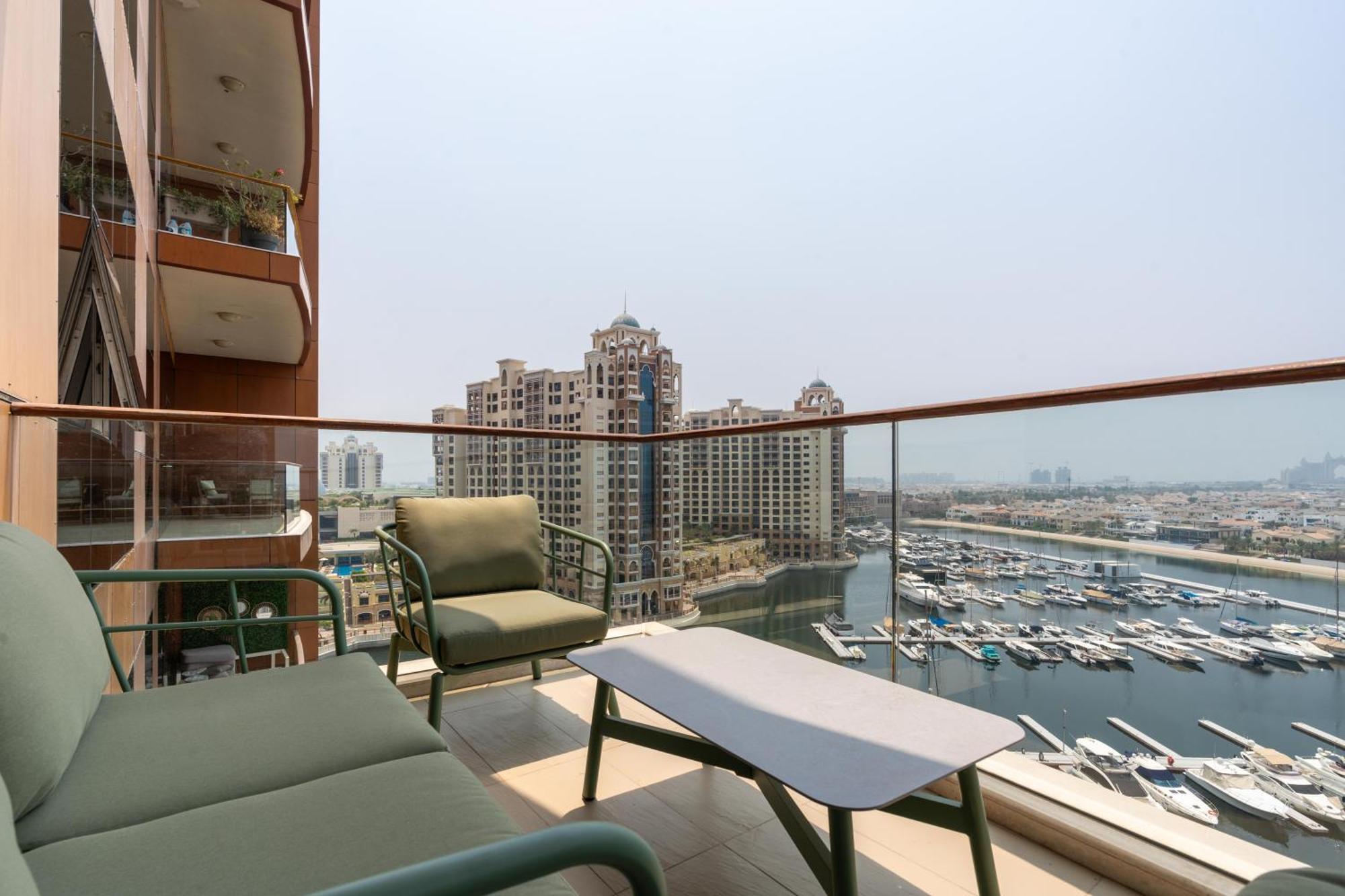 Tiara Residences - Luxurious Marina Living In Palm Jumeirah