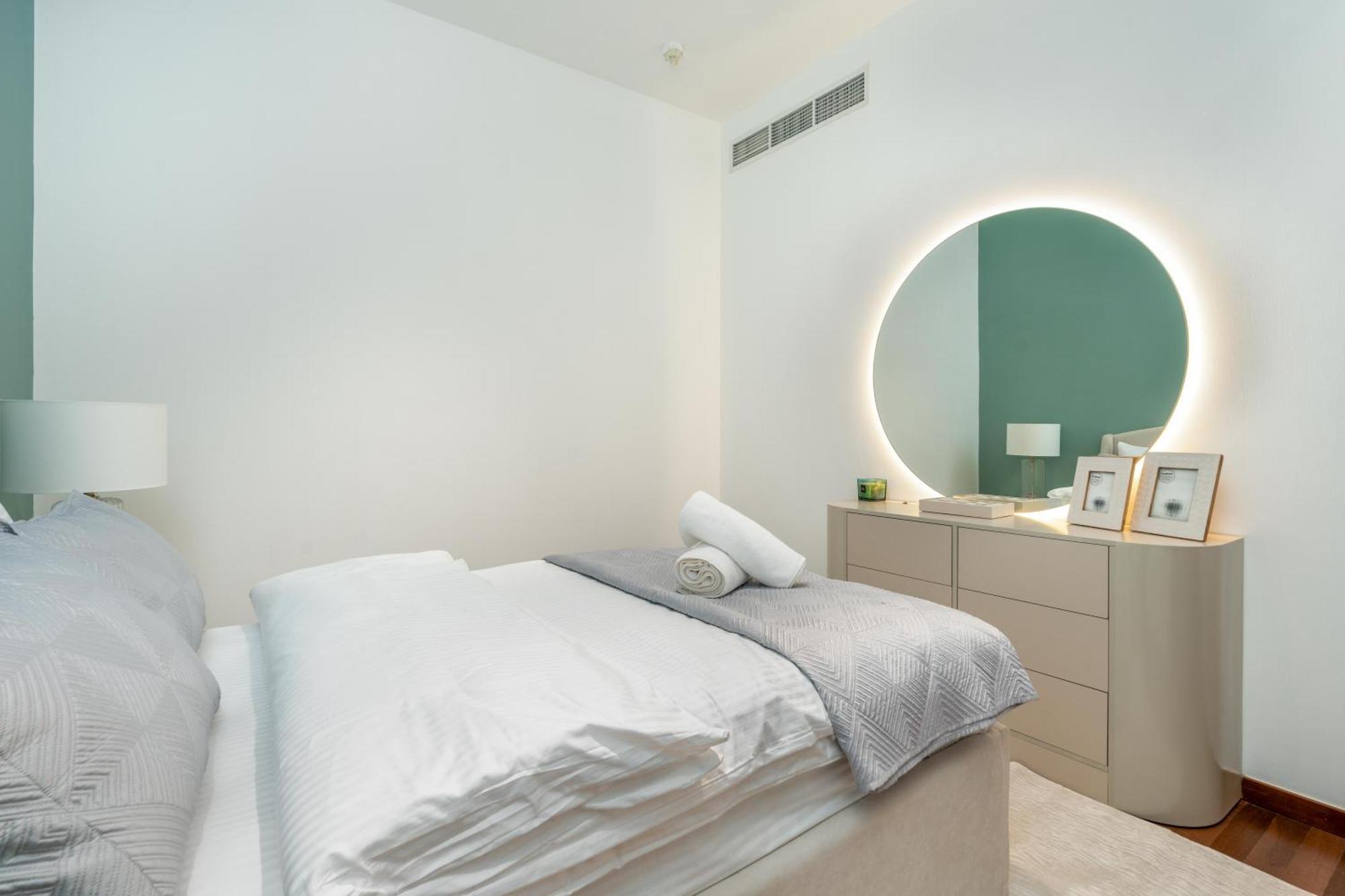Apartment Tiara Residences - Luxurious Marina Living In Palm Jumeirah Dubai