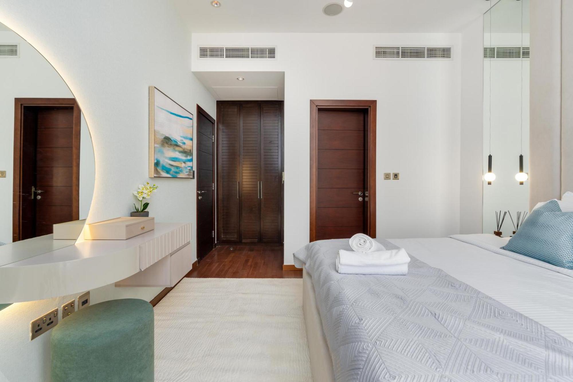 Apartment Tiara Residences - Luxurious Marina Living In Palm Jumeirah