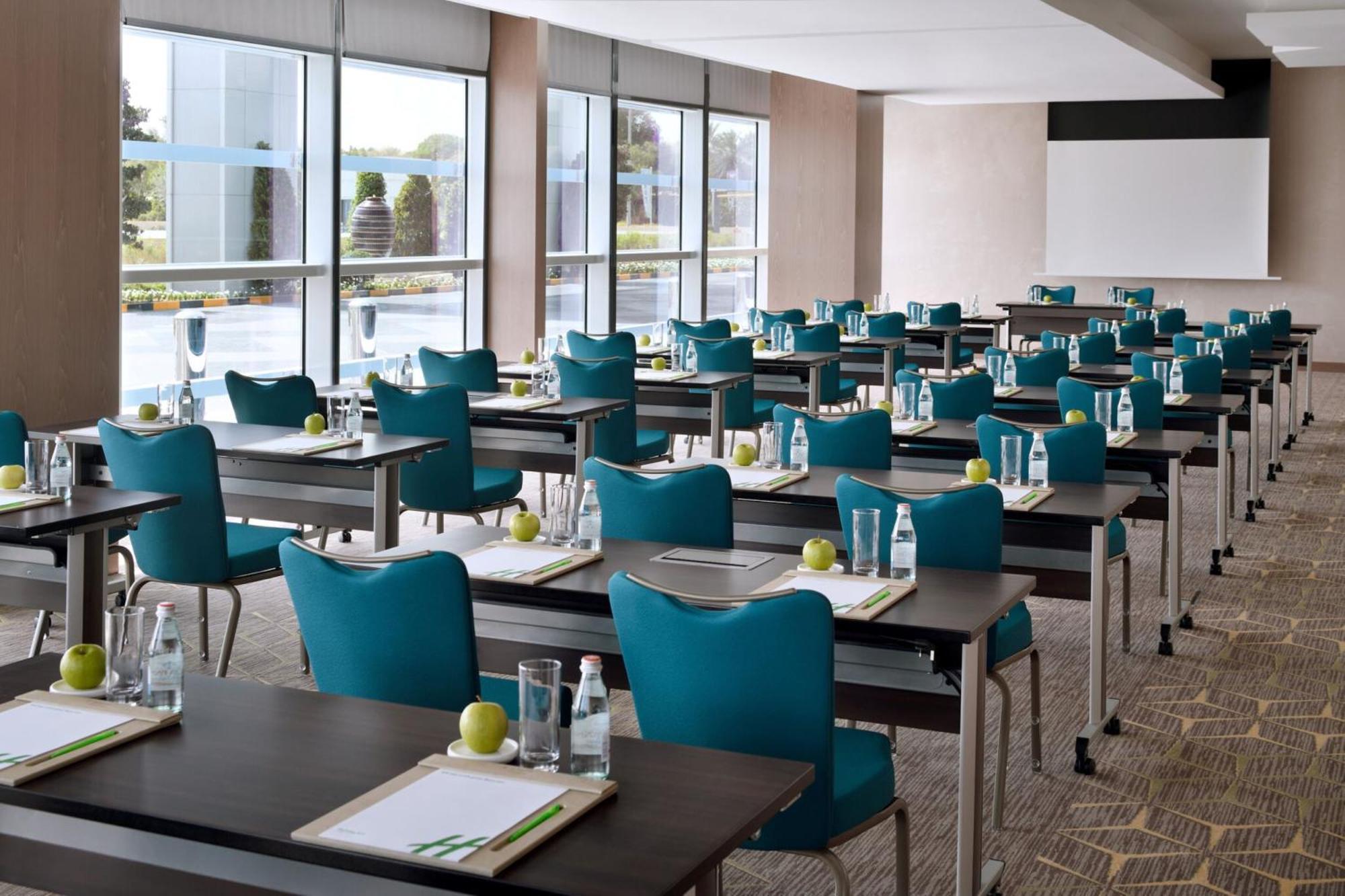 Hotel & - Festival By Ihg 4*