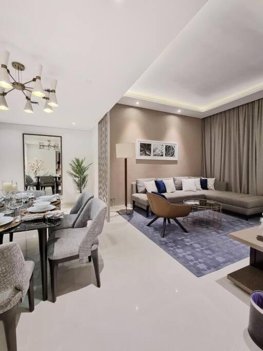 Apartment Stunning 2br Prive Dubai