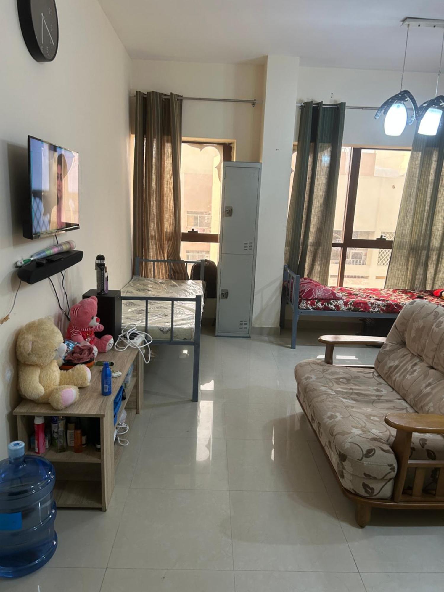 Apartment Bawarchi Restuarent Same Building Dubai