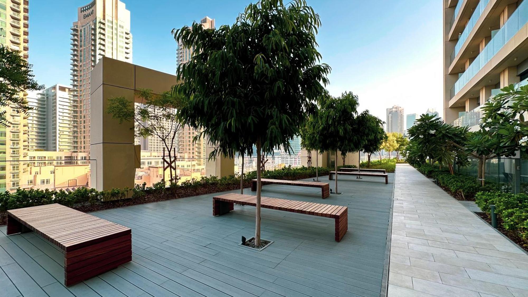 Elegant 1br With Skyline Views In Downtown