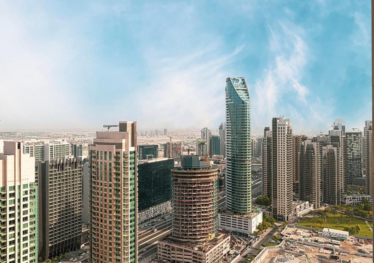 Elegant 1br With Skyline Views In Downtown Dubai