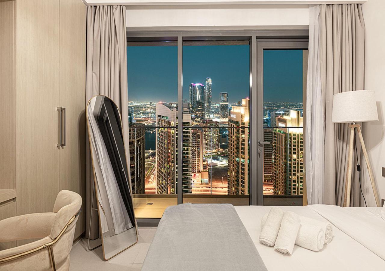 Elegant 1br With Skyline Views In Downtown *