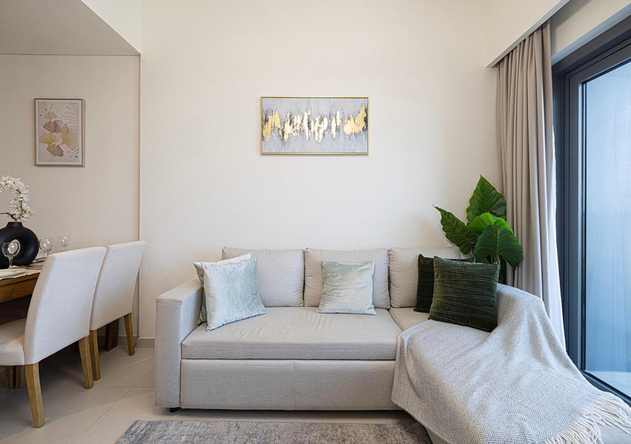 Elegant 1br With Skyline Views In Downtown Apartment