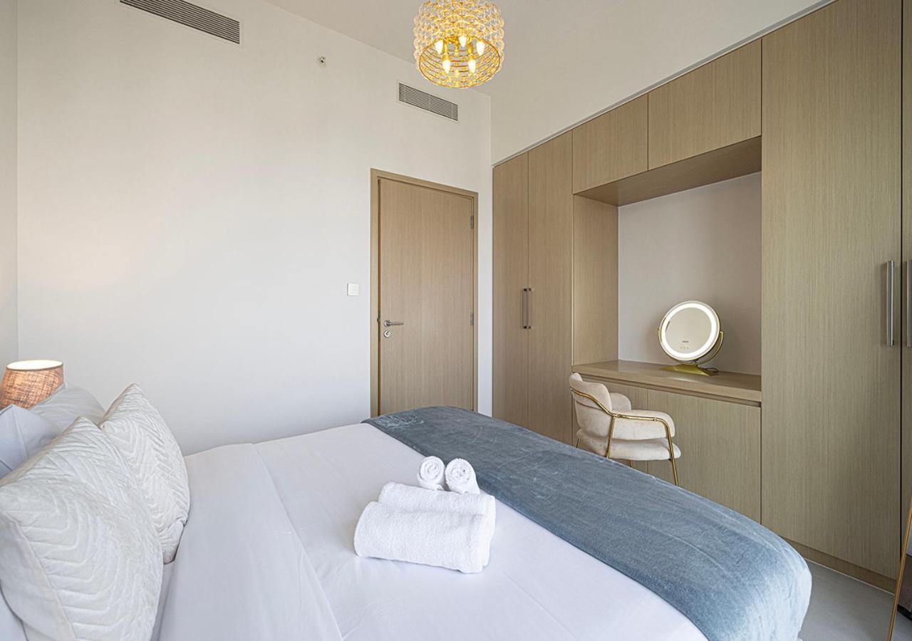 Apartment Elegant 1br With Skyline Views In Downtown Dubai