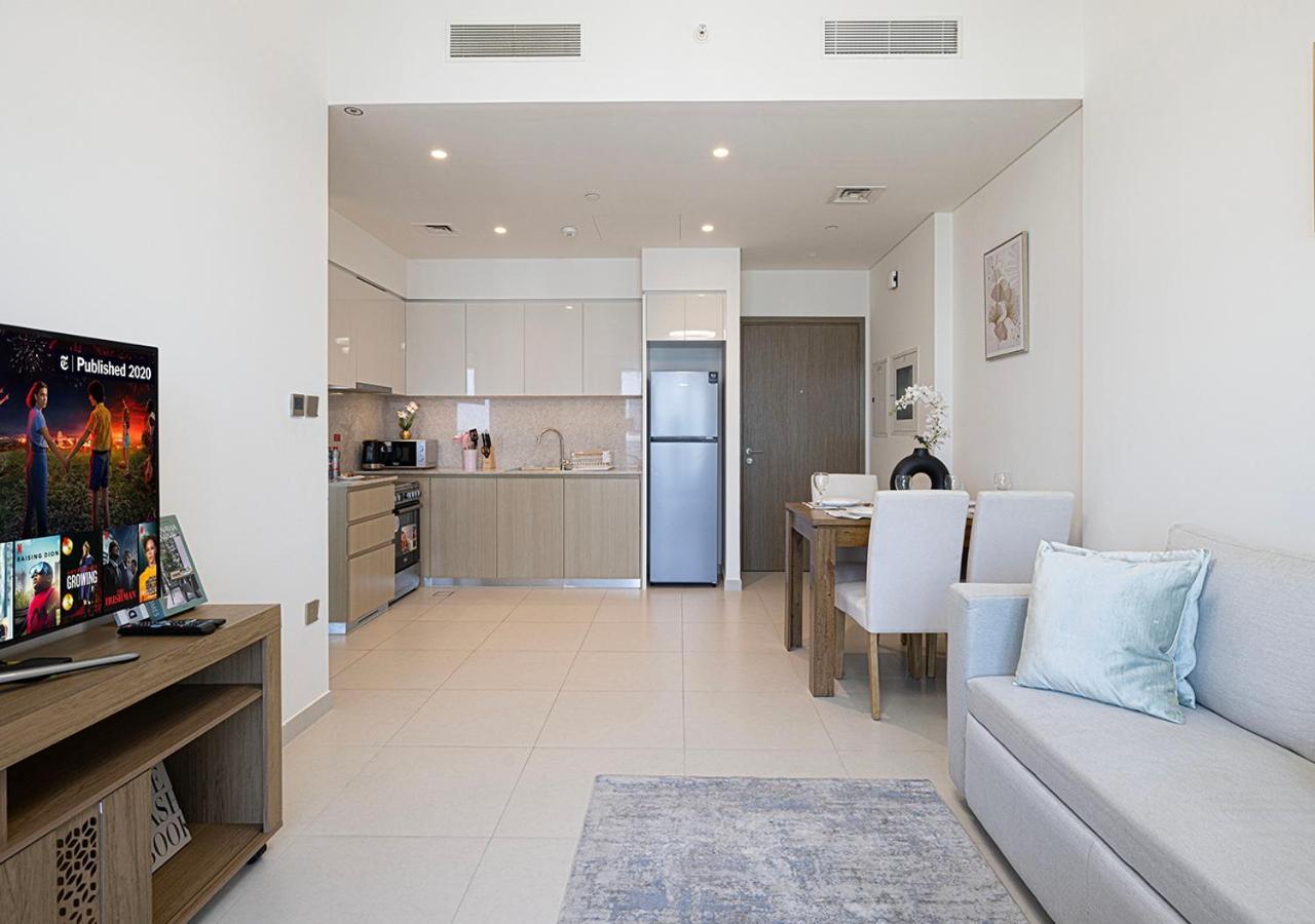 Apartment Elegant 1br With Skyline Views In Downtown Dubai