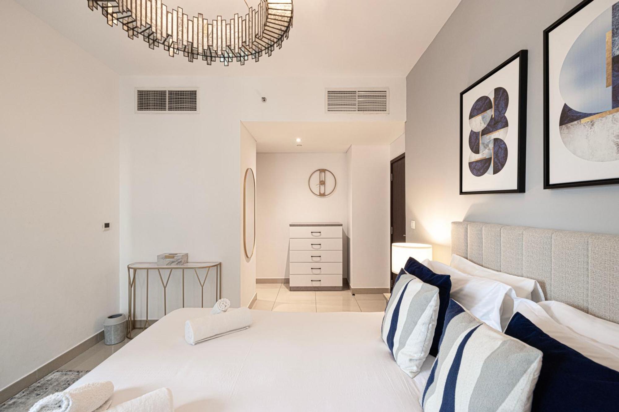 First Class 3br Burj Khalifa & Fountain View Apartment Dubai