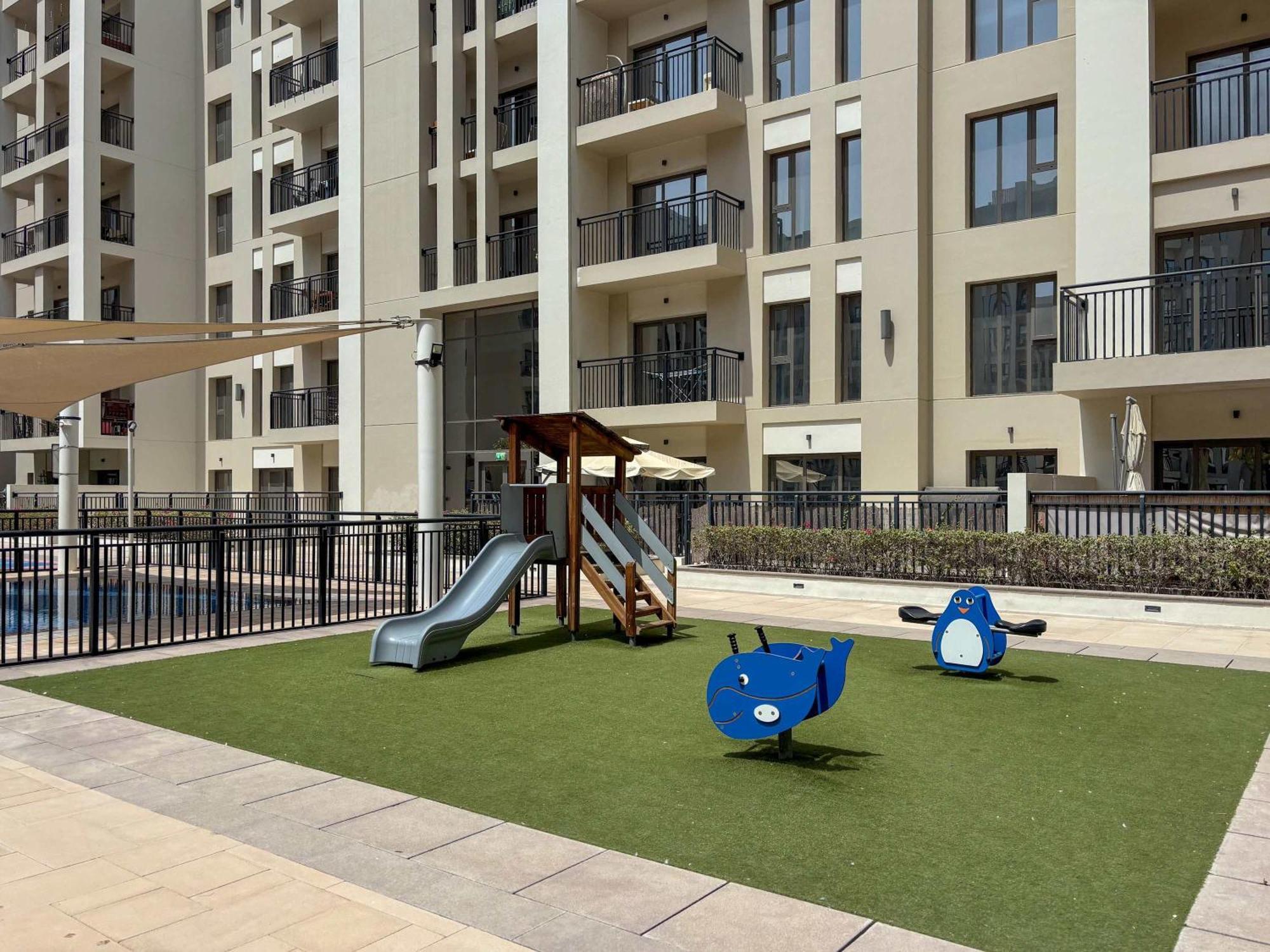 Frank Porter - Hayat Boulevard 1a Apartment Dubai