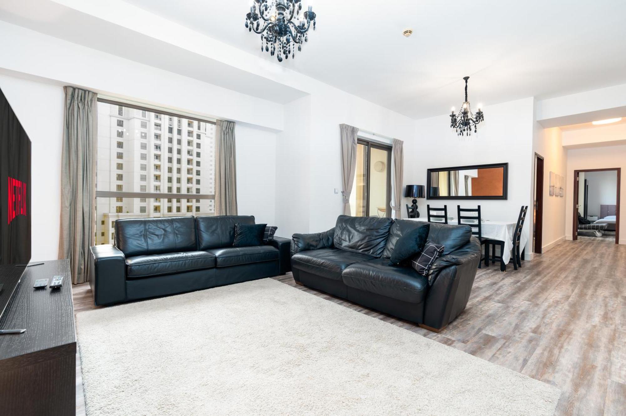 Apartment Huge On The