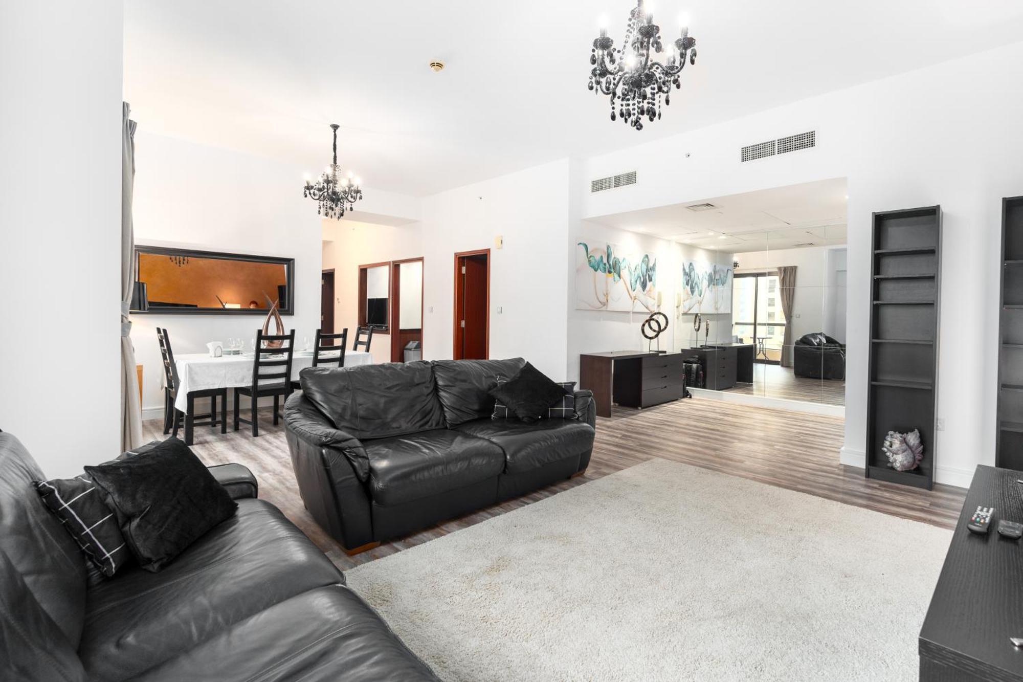 Huge On The Apartment Dubai