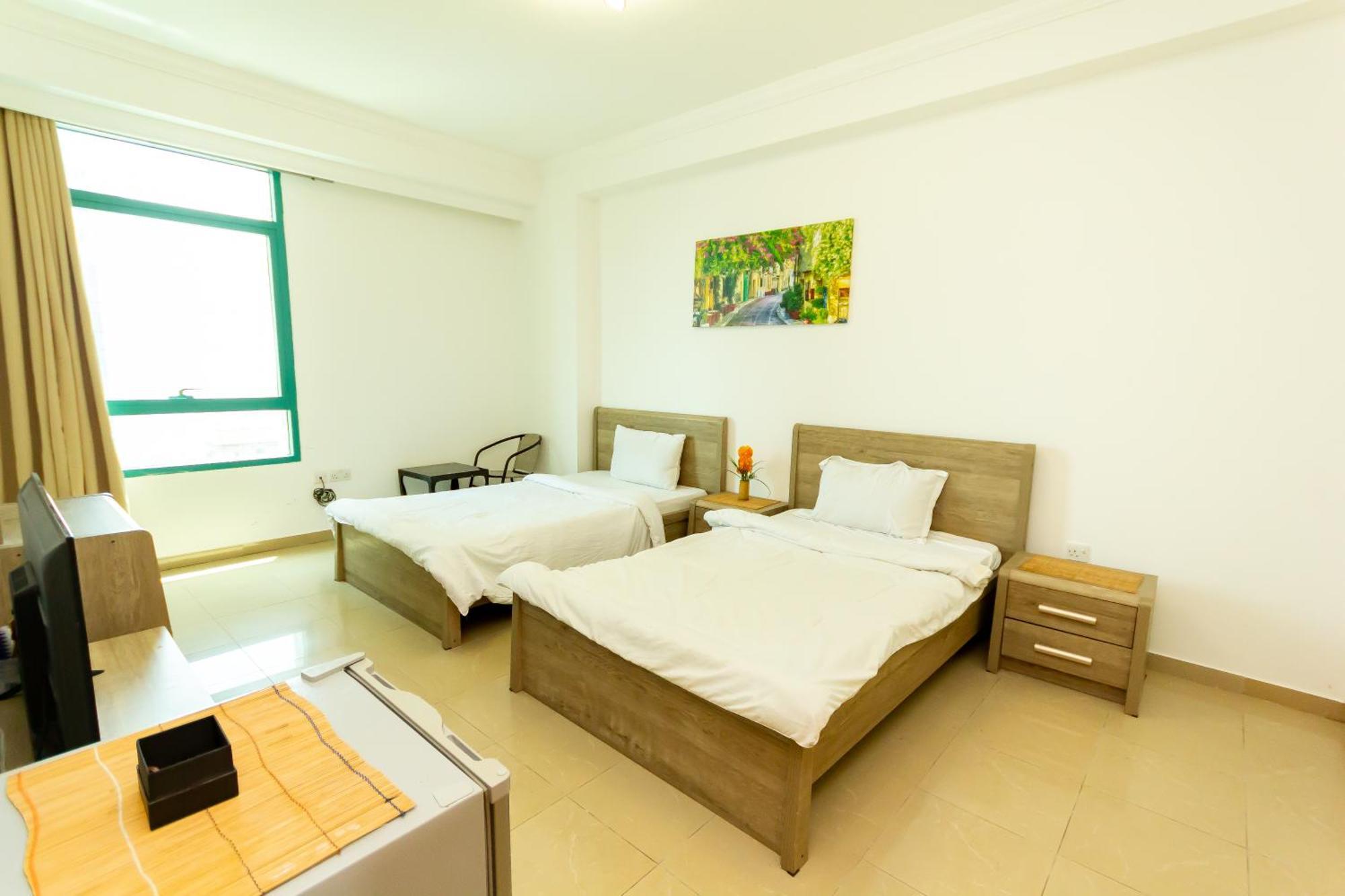 Apartment Spacious For Girls In Marina فتيات فقط Dubai