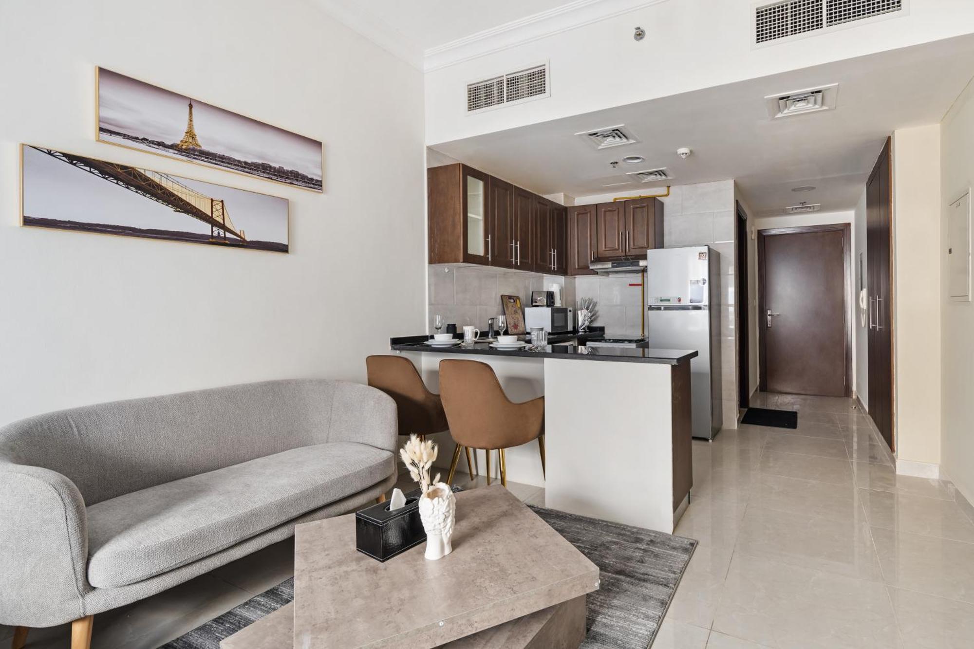 Bright In The Heart Of Silicon Oasis Apartment *