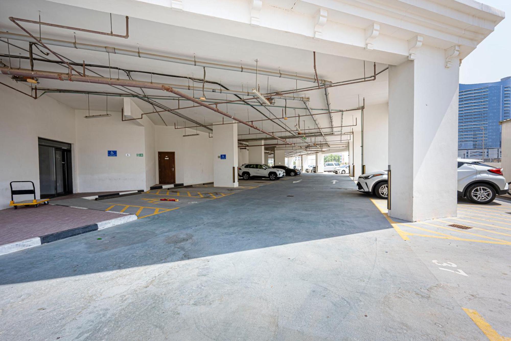 Apartment Prime Location In Dubailand *