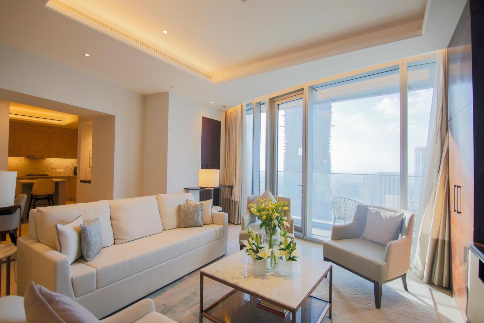 Easemytrip - Spacious Urban Oasis In Address Skyview Tower 2 *
