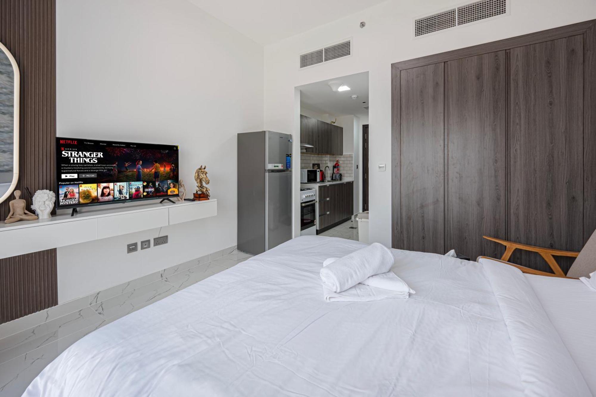 Chic Retreat In The Heart Of Dubailand Apartment Dubai