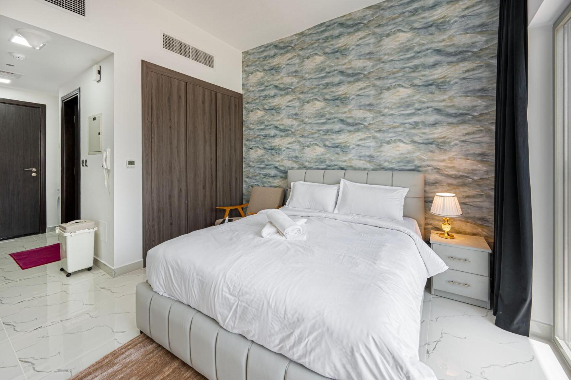 Chic Retreat In The Heart Of Dubailand Apartment