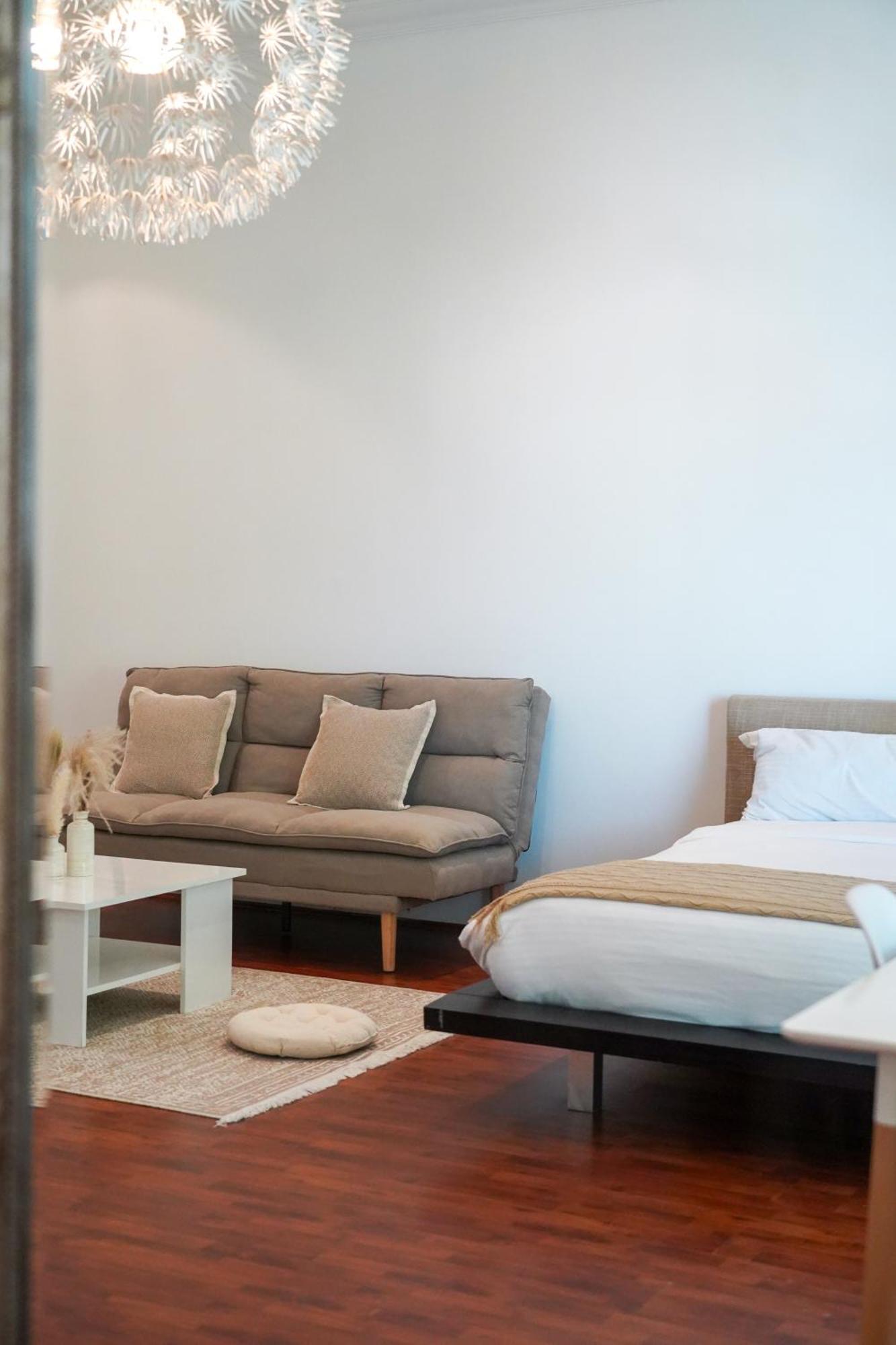 The Jumeirah Homestay *