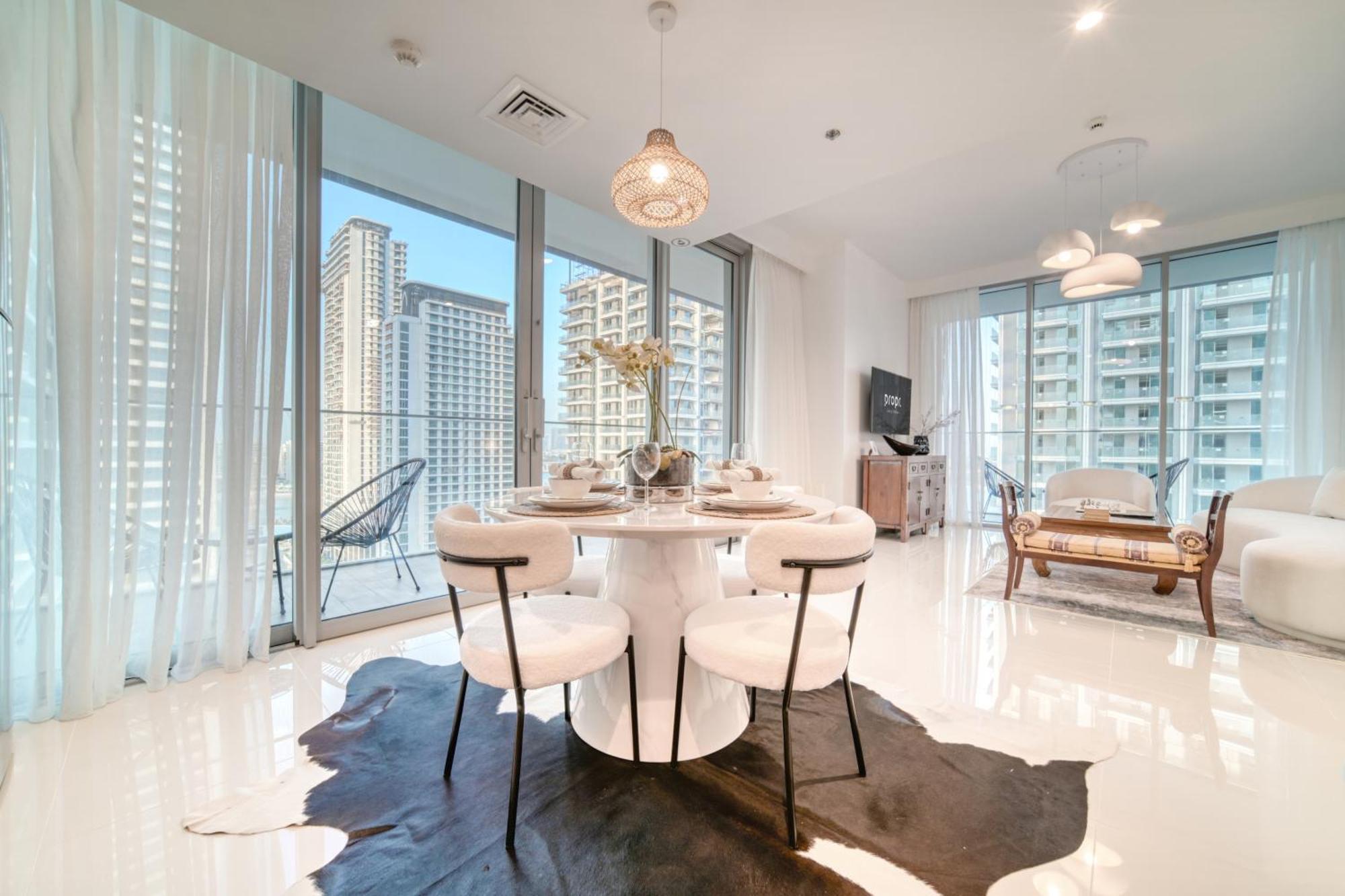 Chic 2br With Iconic Eye And Palm Views Apartment Dubai