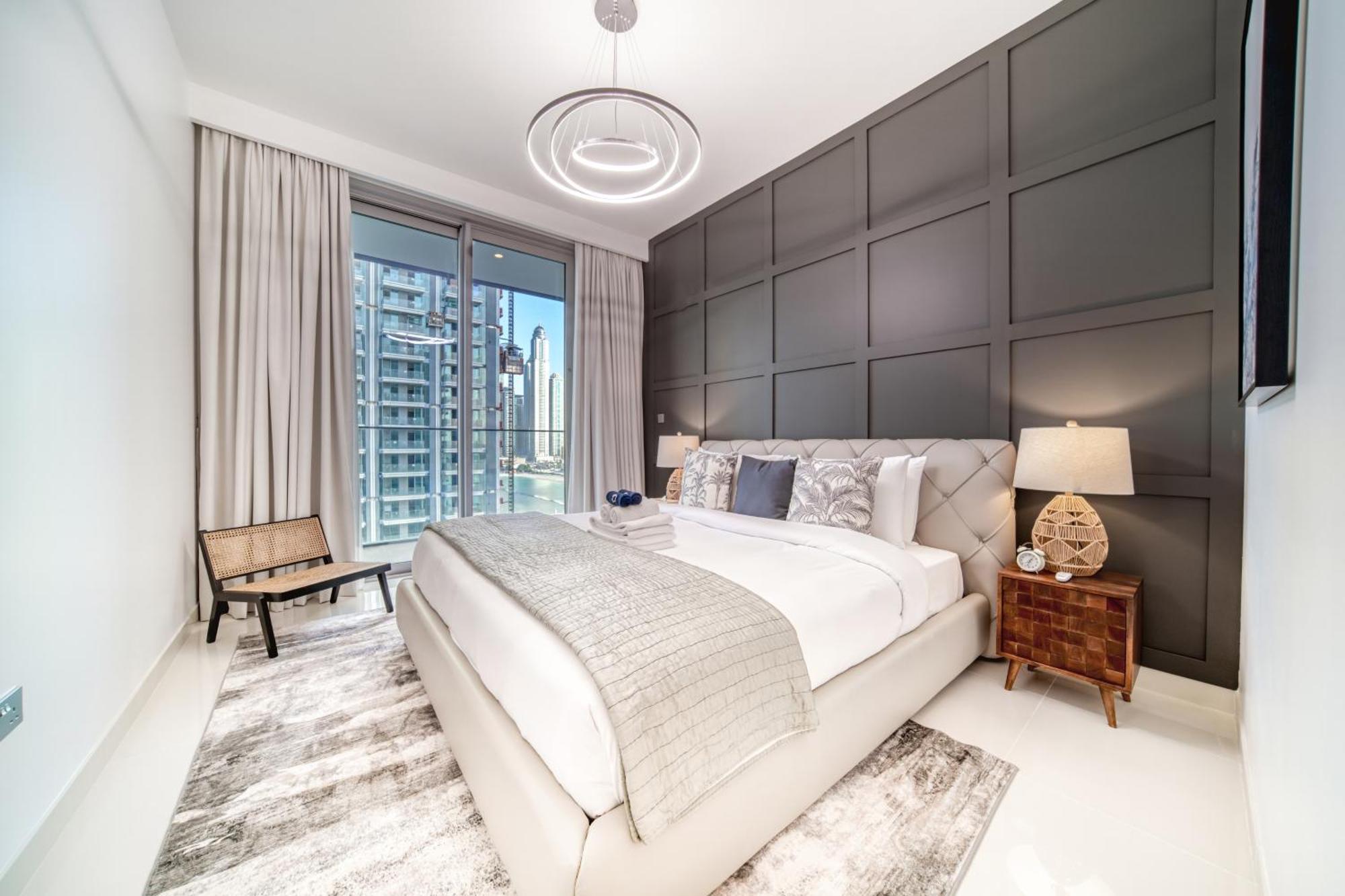 Chic 2br With Iconic Eye And Palm Views Apartment Dubai