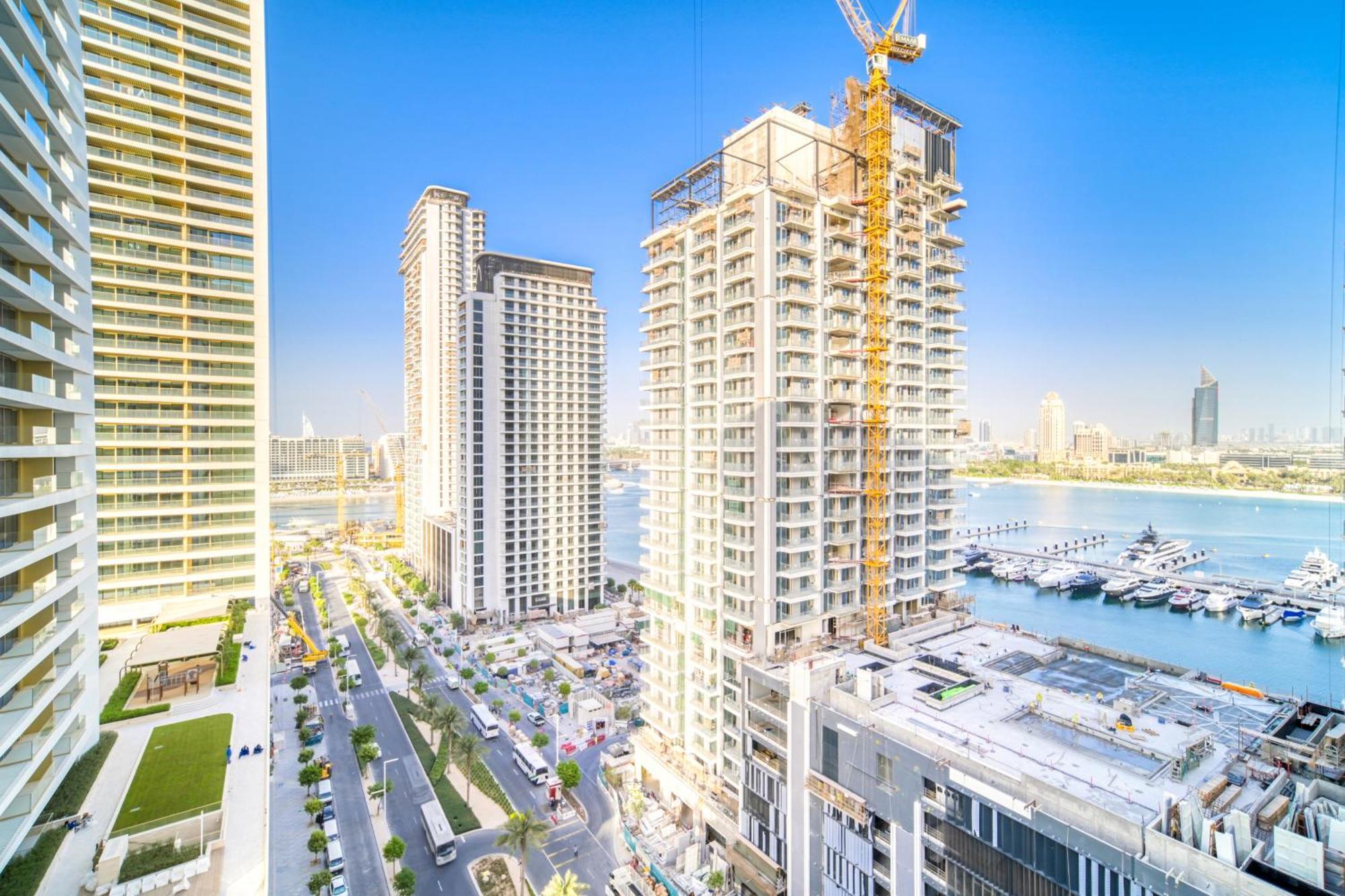 Apartment Chic 2br With Iconic Eye And Palm Views Dubai