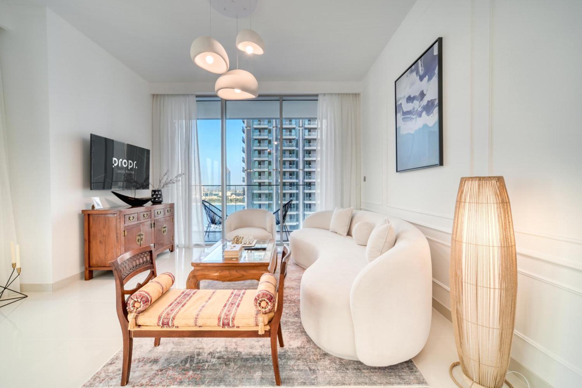 Chic 2br With Iconic Eye And Palm Views Apartment