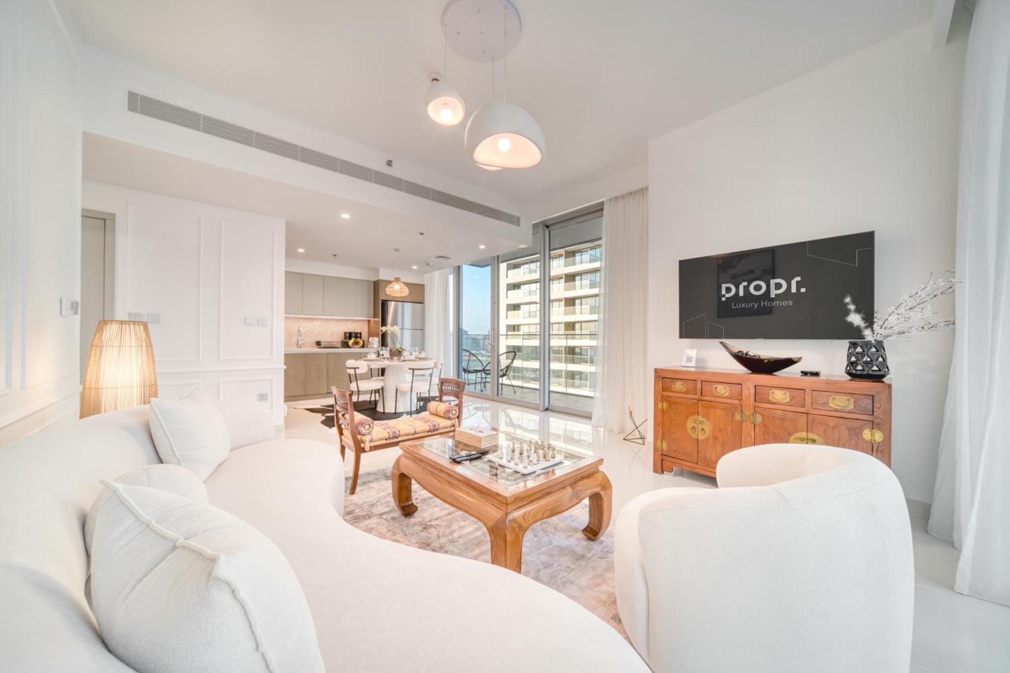 Apartment Chic 2br With Iconic Eye And Palm Views