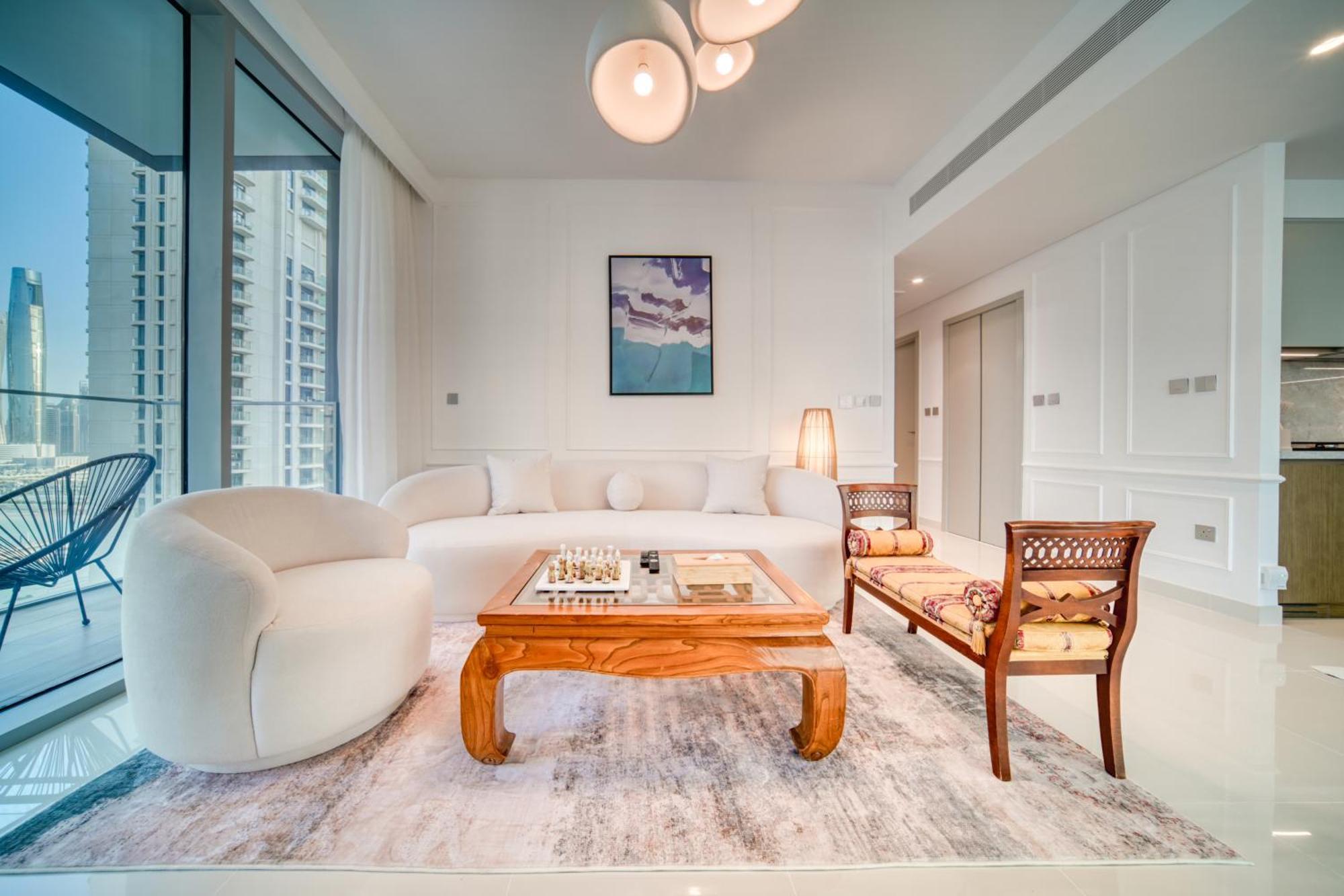 Chic 2br With Iconic Eye And Palm Views *