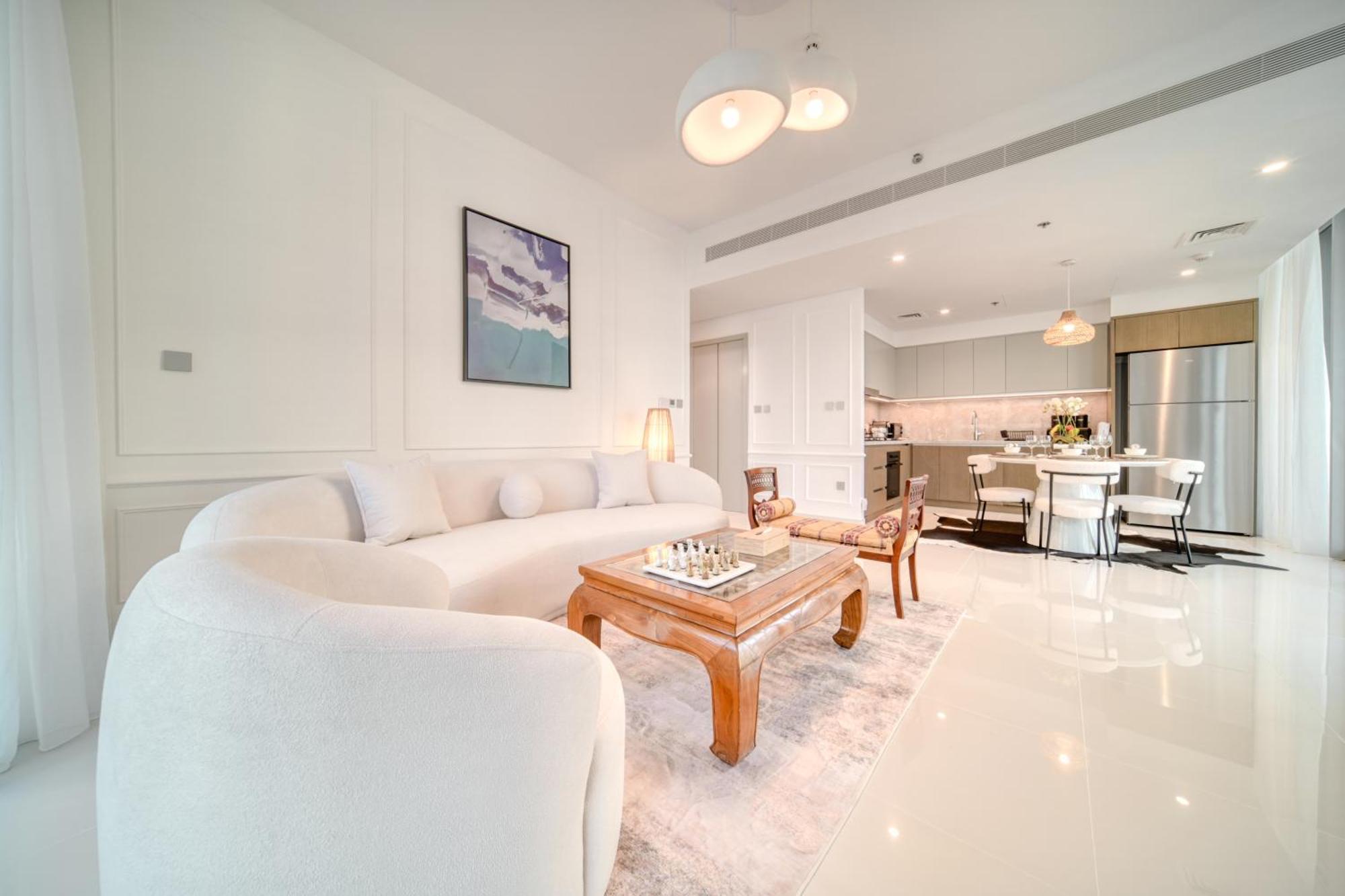 Chic 2br With Iconic Eye And Palm Views Apartment
