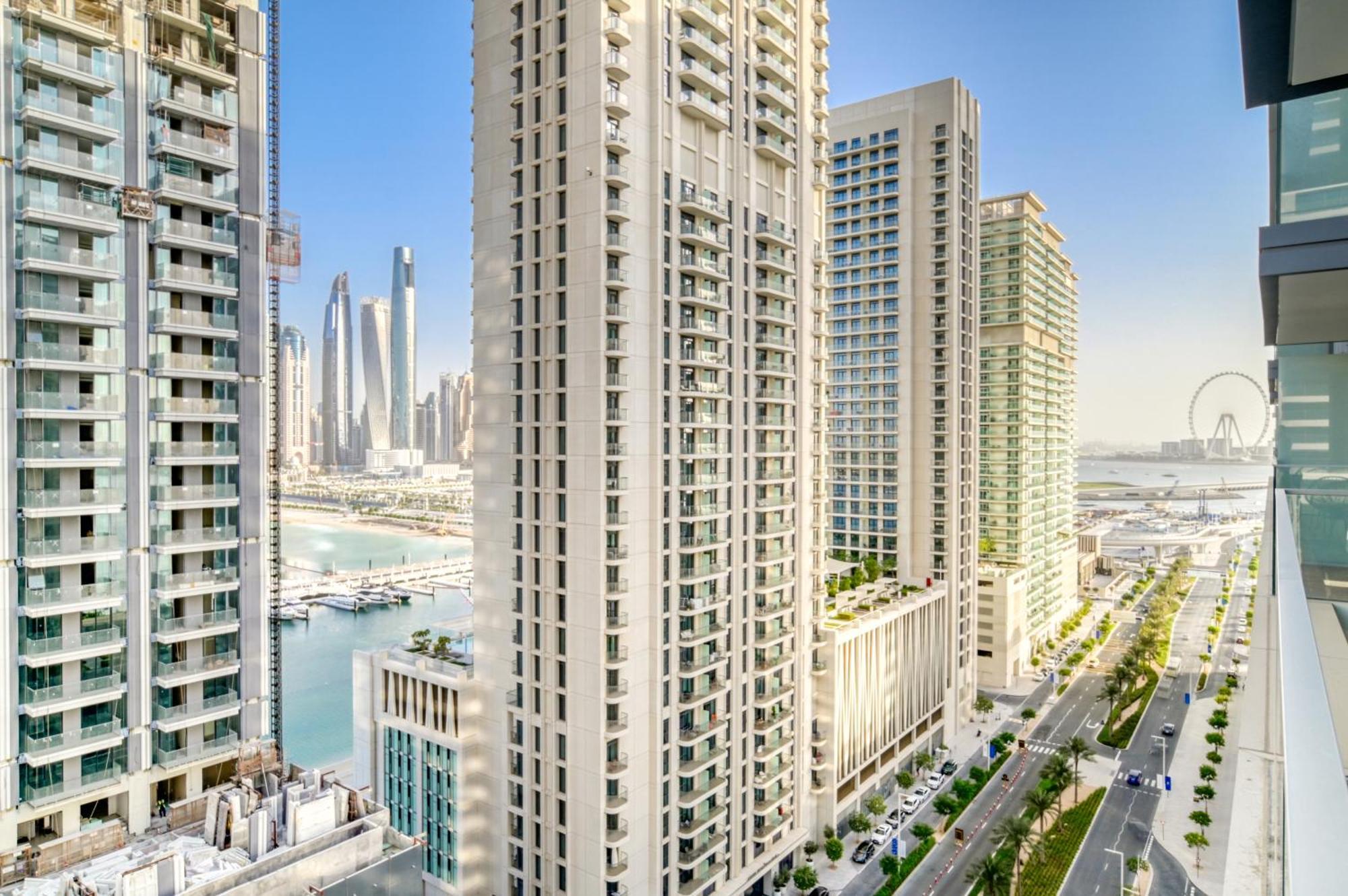 Chic 2br With Iconic Eye And Palm Views Apartment