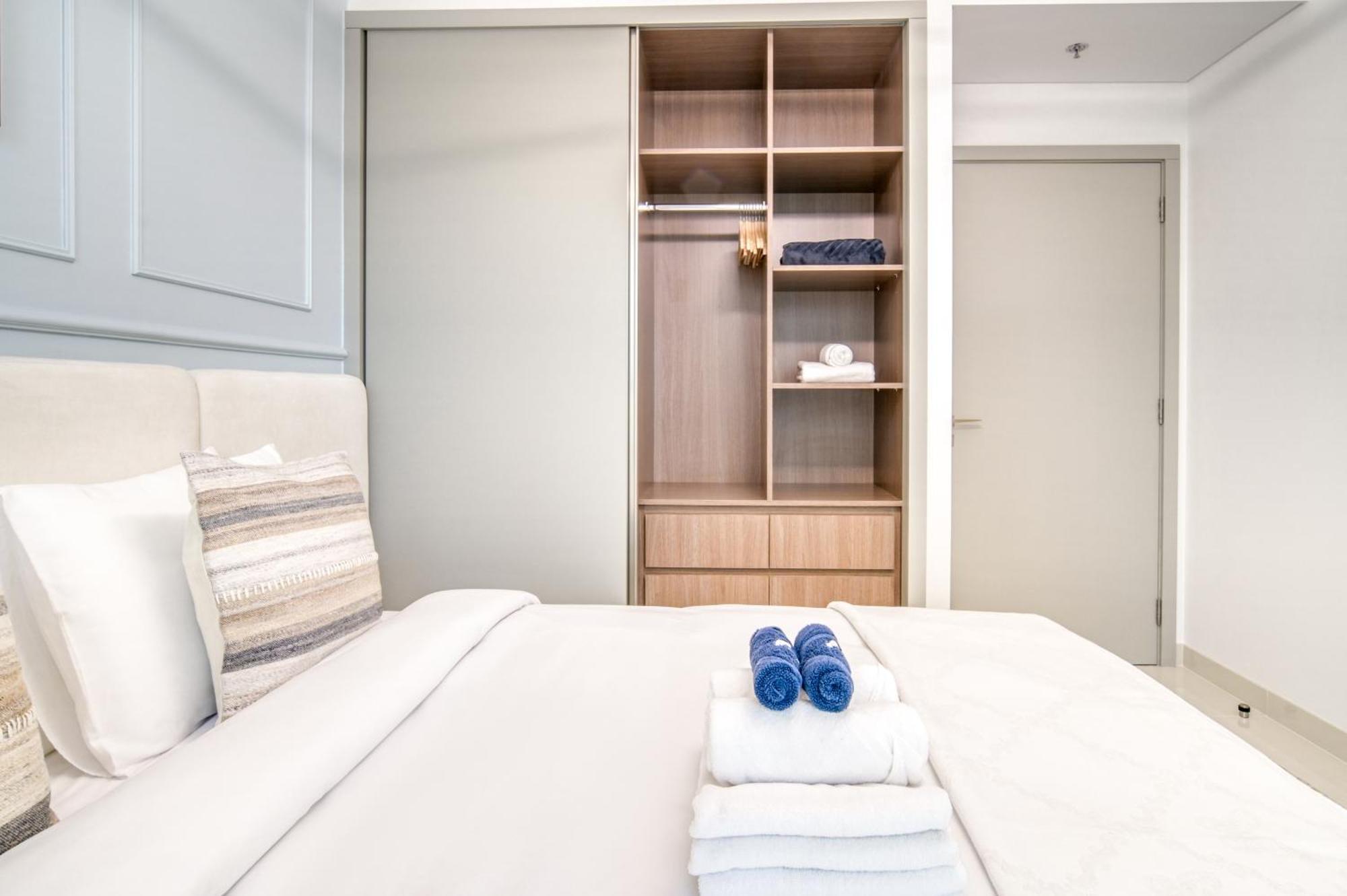 Apartment Chic 2br With Iconic Eye And Palm Views