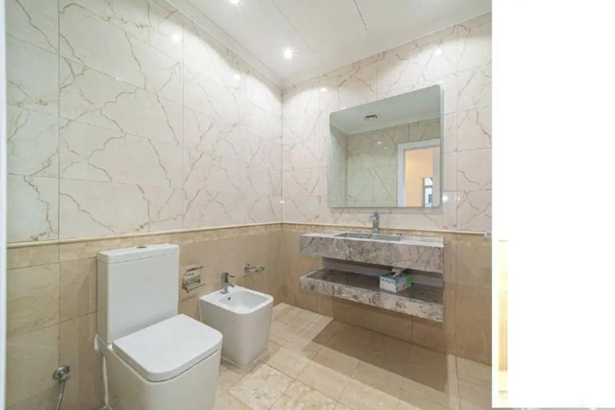 Chalet Modernized 6 Bedroom Dubai