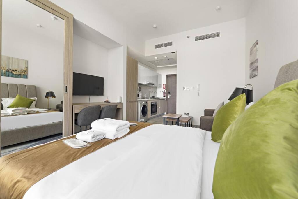 Luxury At Majestique Apartment Dubai