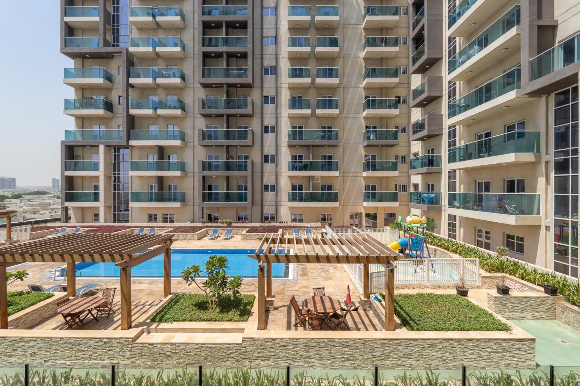 Apartment Vogue Elegance At Pearlz Near Metro *
