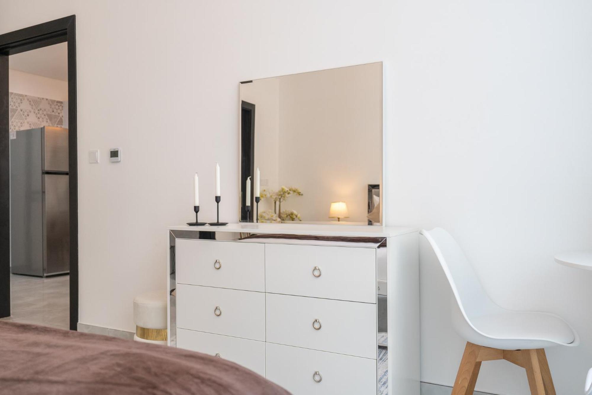 Apartment Vogue Elegance At Pearlz Near Metro *