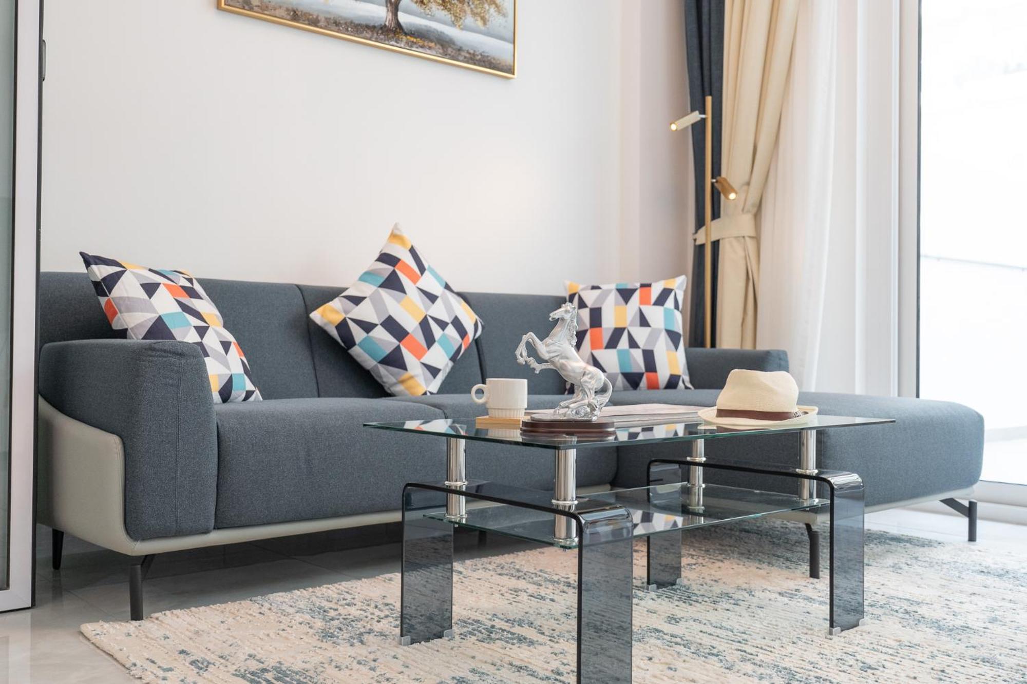 Apartment Vogue Elegance At Pearlz Near Metro *
