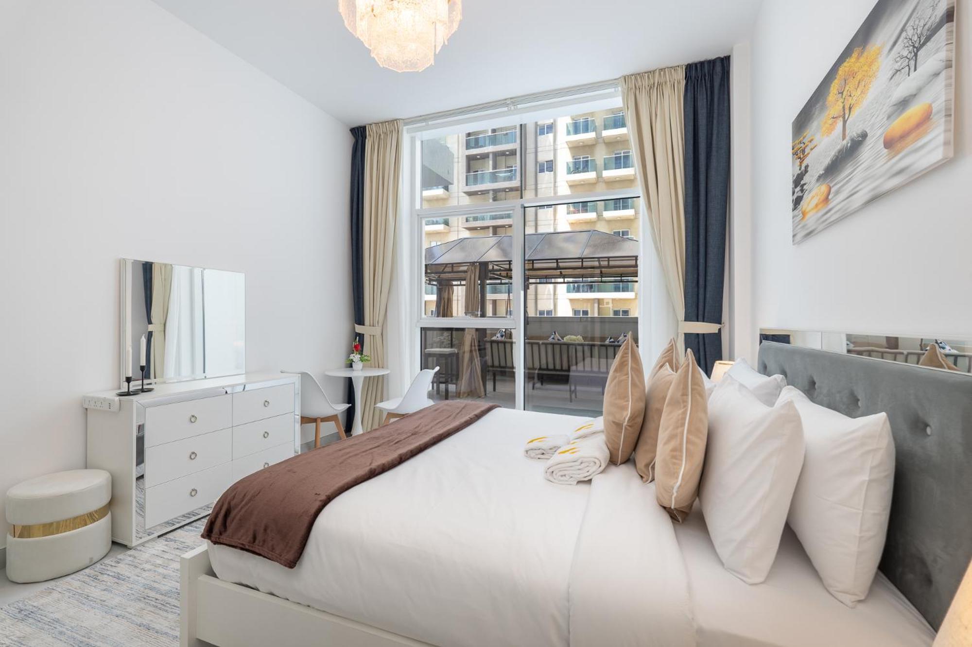 Apartment Vogue Elegance At Pearlz Near Metro Dubai