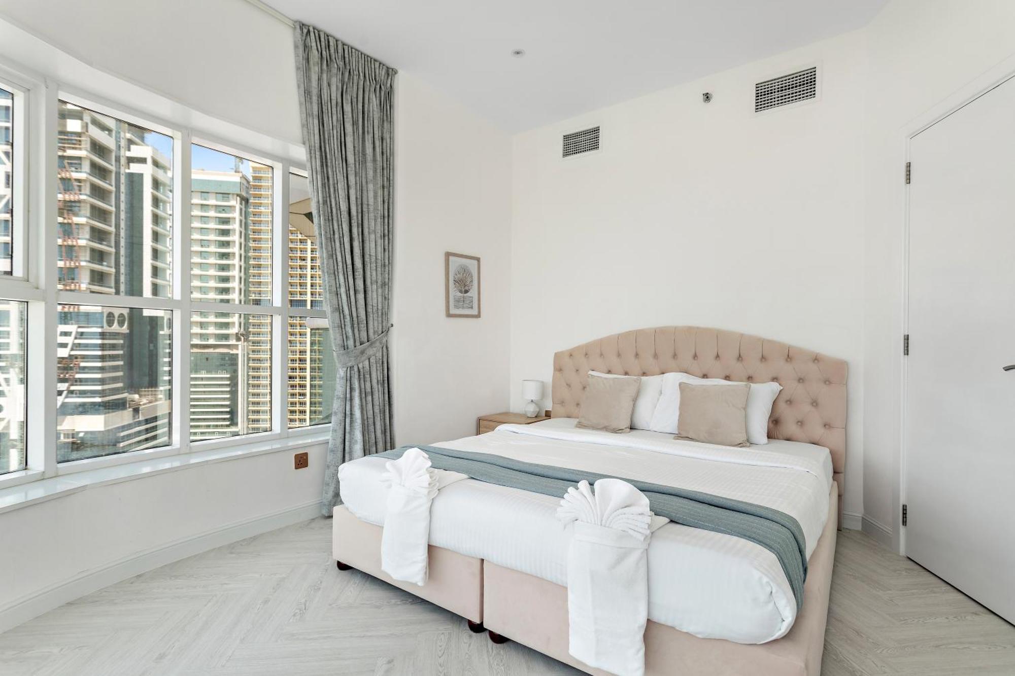 Elegant With A View Apartment Dubai